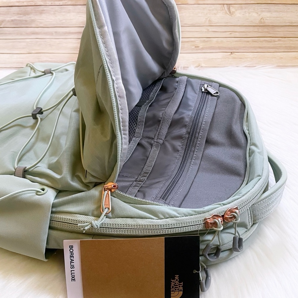 The North Face Women’s Borealis Luxe 27 Liter Backpack - Picture 6 of 9